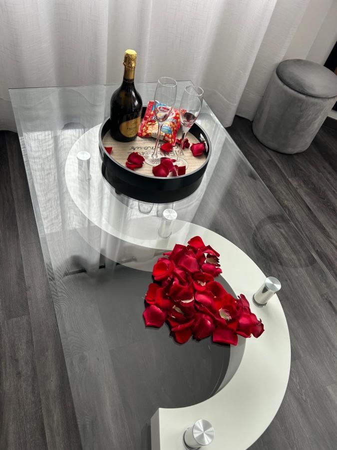 Appart De Luxe Tout Confort Jusqu A 4 Personnes Apartment Triel-sur-Seine Ngoại thất bức ảnh